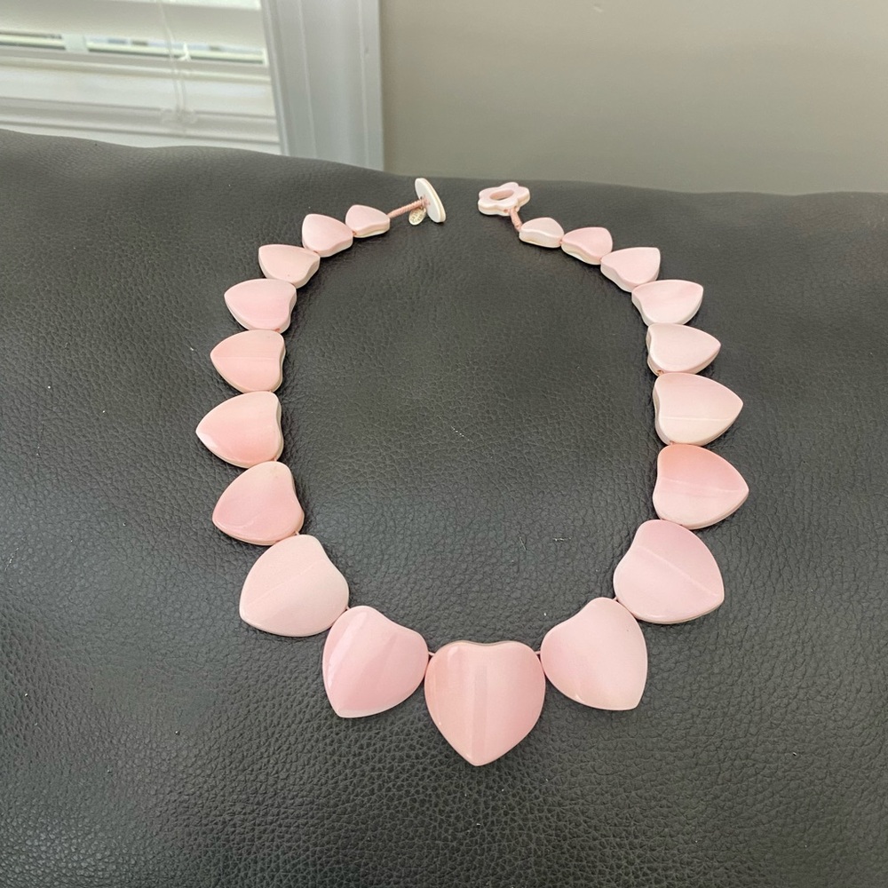 Pink Conch Shell Hand Carved Heart Shaped 18" Necklace - Picture 2 of 11